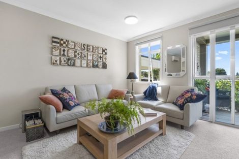 Photo of property in 6 Rewa Rewa Lane, Orewa, 0931
