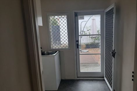 Photo of property in 9 Titirangi Road, New Lynn, Auckland, 0600