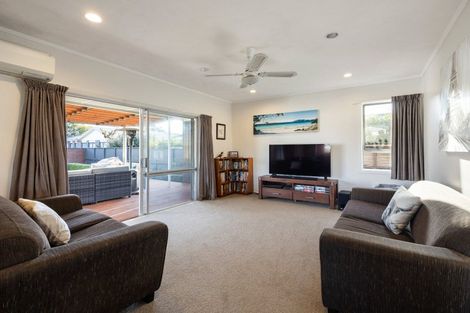 Photo of property in 32 Sandwich Road, St Andrews, Hamilton, 3200