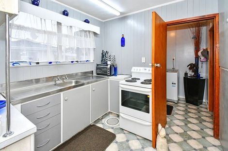 Photo of property in 13 Lipton Grove, Opaheke, Papakura, 2113