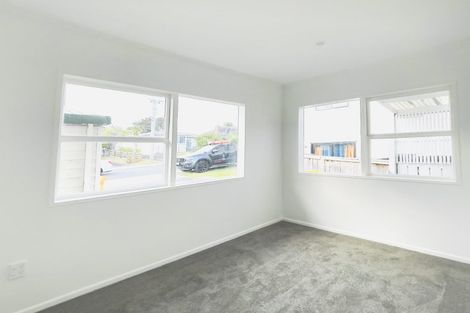 Photo of property in 18a Sylvan Crescent, Te Atatu South, Auckland, 0610
