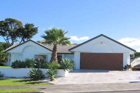 Photo of property in 17 Bannings Way, Hobsonville, Auckland, 0618