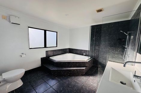 Photo of property in 69 Royal Oak Drive, Kelvin Grove, Palmerston North, 4414