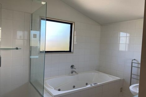 Photo of property in 4 Kahikatea Lane, Riccarton, Christchurch, 8011