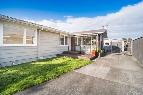 Photo of property in 20 Rhodes Drive, Kelvin Grove, Palmerston North, 4414