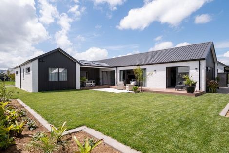 Photo of property in 25 Isobel Hodgson Drive, Cambridge, 3434