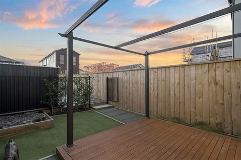 Photo of property in 11 Pakoro Close, Hobsonville, Auckland, 0618