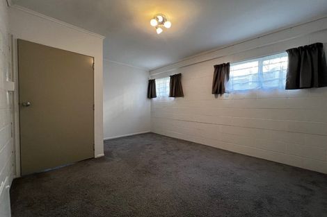Photo of property in 2/3 Sovereign Place, Glenfield, Auckland, 0629