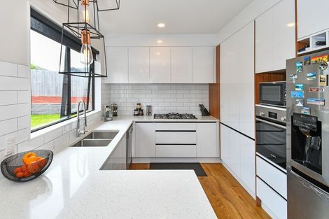 Photo of property in 15 Huahua Crescent, Papakura, 2110