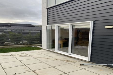 Photo of property in 2 Parekareka Lane, Kenepuru, Porirua, 5022
