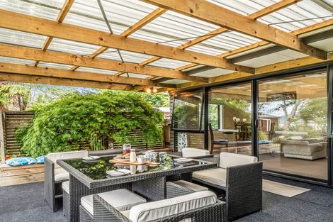 Photo of property in 9 Cooper Avenue, Holdens Bay, Rotorua, 3010