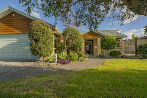 Photo of property in 4 Mayfair Close, Whitianga, 3510