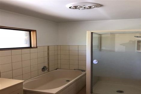 Photo of property in 3 Rae Road, Campbells Bay, Auckland, 0620