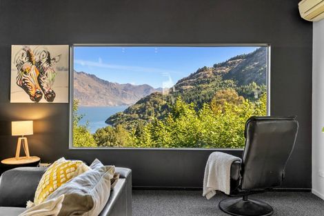 Photo of property in 14b Mckerrow Place, Sunshine Bay, Queenstown, 9300