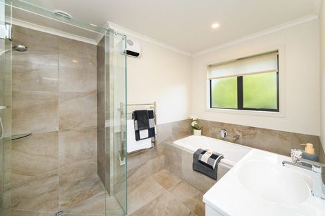 Photo of property in 100 Mount Taylor Drive, Feilding, 4775