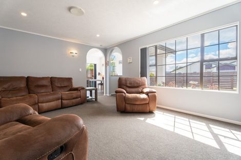 Photo of property in 15 Kentwood Drive, Woodridge, Wellington, 6037