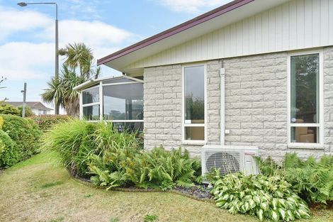 Photo of property in 2/513 Mairehau Road, Parklands, Christchurch, 8083