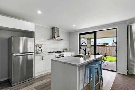 Photo of property in 28 Kerr Crescent, Patumahoe, 2679