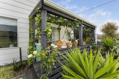 Photo of property in 127 Seabury Avenue, Foxton Beach, Foxton, 4815
