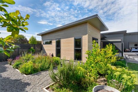 Photo of property in 12 Coralie Place, Lansdowne, Masterton, 5810