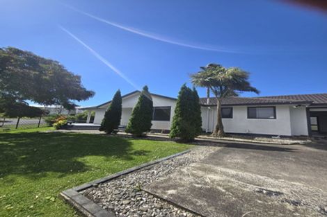 Photo of property in 2 Brentford Place, Manurewa, Auckland, 2102