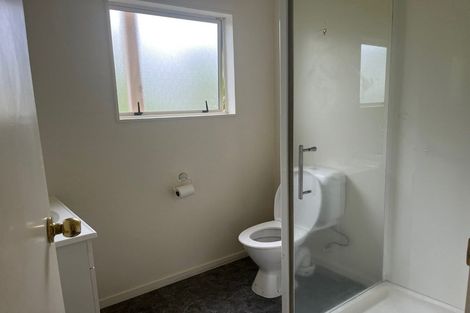 Photo of property in 95 Ocean View Road, Hillcrest, Auckland, 0627