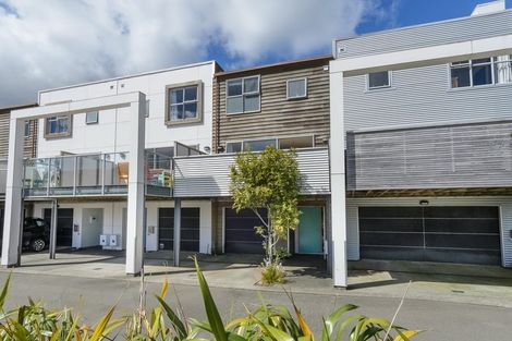 Photo of property in 10 Saddleback Grove, Karori, Wellington, 6012