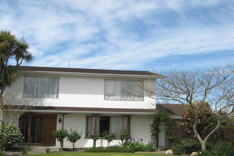 Photo of property in 6 Inca Place, Redwood, Christchurch, 8051