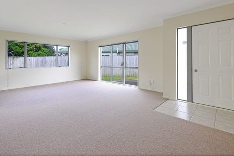 Photo of property in 17 Liddesdale Place, Papakura, 2110