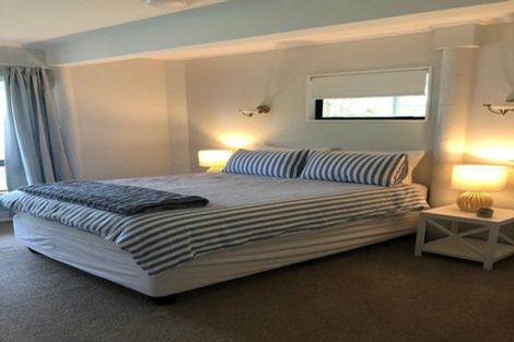 Photo of property in 32 Rosario Crescent, Red Beach, 0932