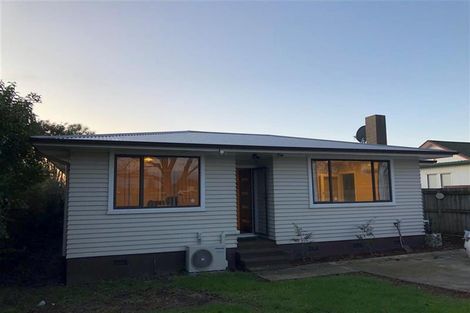 Photo of property in 32 Freyberg Avenue, Papatoetoe, Auckland, 2104