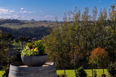 Photo of property in 1410 Old North Road, Helensville, 0875