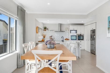 Photo of property in 26 Falstaff Place, Half Moon Bay, Auckland, 2012
