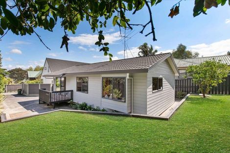 Photo of property in 39 Catalina Crescent, Forrest Hill, Auckland, 0620