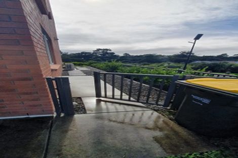 Photo of property in 9 Manutewhau Road, Massey, Auckland, 0614