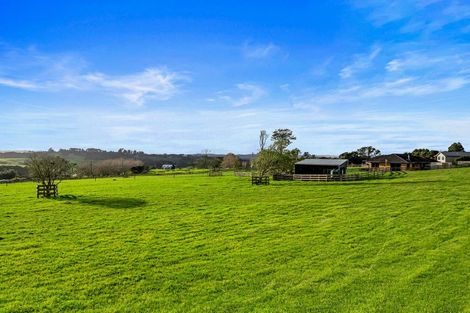 Photo of property in 118 Cottle Road, Taupaki, Henderson, 0782