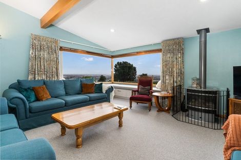 Photo of property in 63 Cannon Hill Crescent, Mount Pleasant, Christchurch, 8081