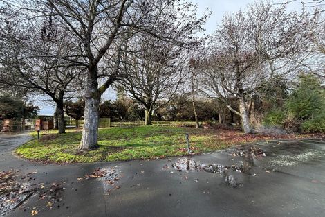 Photo of property in 118 Waimakariri Road, Harewood, Christchurch, 8051