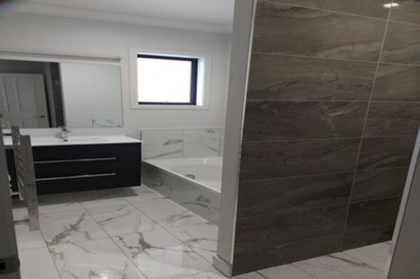 Photo of property in 10 Don Griffin Grove, Trentham, Upper Hutt, 5018