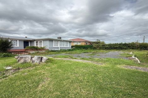 Photo of property in 52 Seymour Road, Sunnyvale, Auckland, 0612