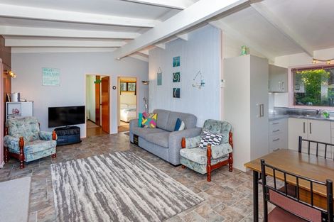 Photo of property in 18 Daphne Road, Tairua, 3508