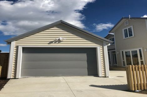 Photo of property in 2 Riroriro Close, Papakura, 2110