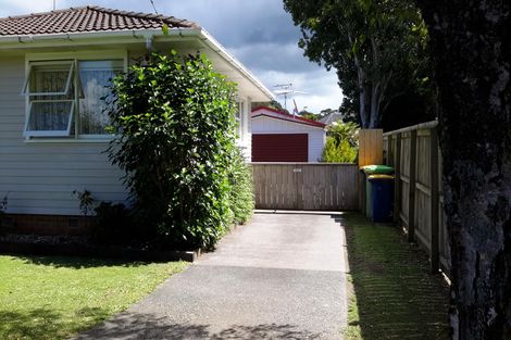 Photo of property in 10 Kaumatua Place, Te Atatu Peninsula, Auckland, 0610