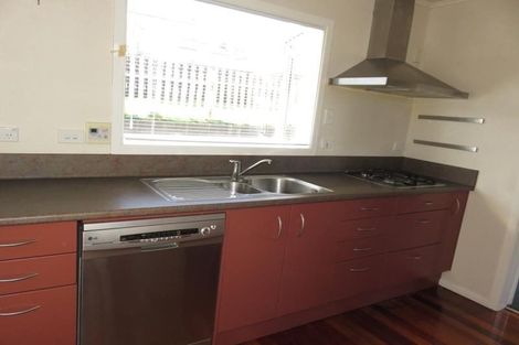 Photo of property in 16 Oswald Crescent, Paparangi, Wellington, 6037