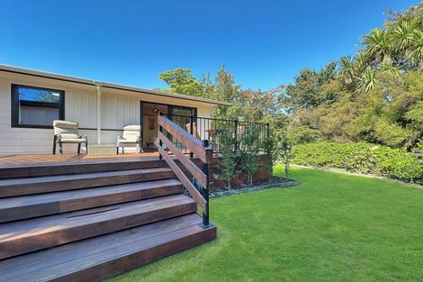 Photo of property in 11 Gibbs Place, Kinloch, Taupo, 3377