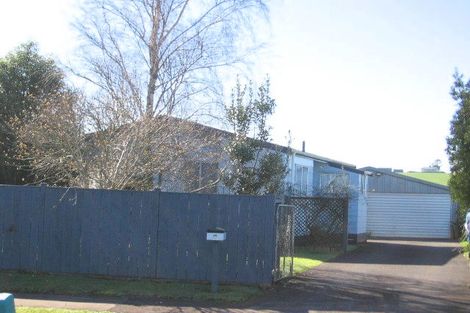 Photo of property in 29 Pukeroa Place, Papakura, 2110