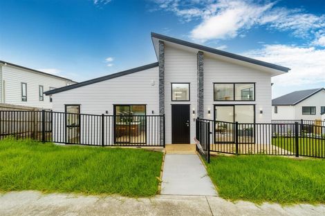 Photo of property in 34a Maraeariki Avenue, Orewa, 0931