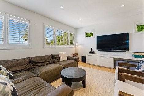 Photo of property in 8 Alfred Street, Northcote Point, Auckland, 0627