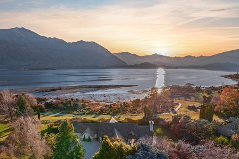 Photo of property in 186 Beacon Point Road, Wanaka, 9305
