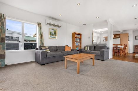 Photo of property in 8 Hunua Road, Papakura, 2110